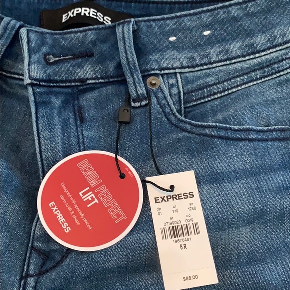 NWT Express jeans - Picture 3 of 4